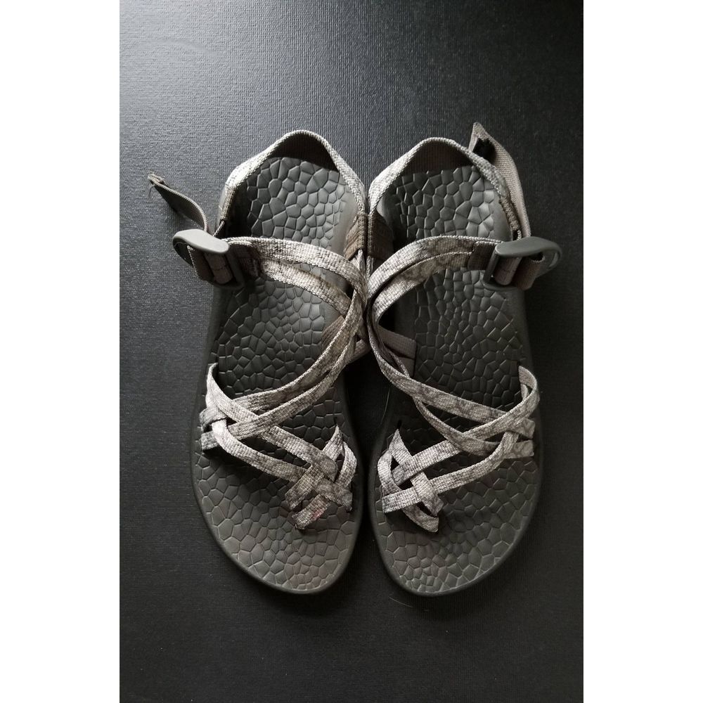 Chacos womens size 6 (37) grey and white adjustable straps